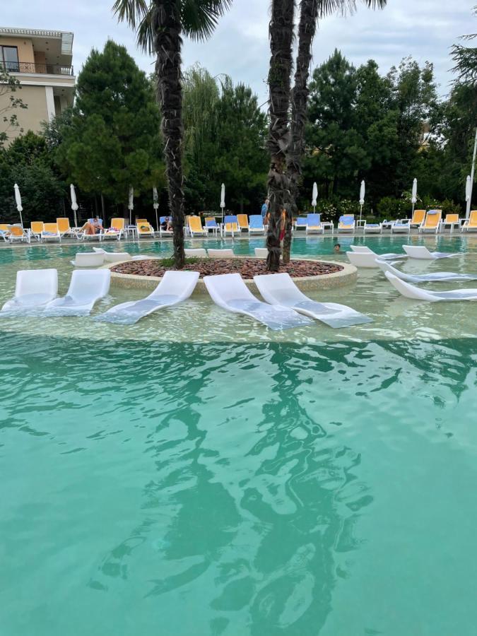 Dreamland Oasis In Chakvi Appartement Buitenkant foto